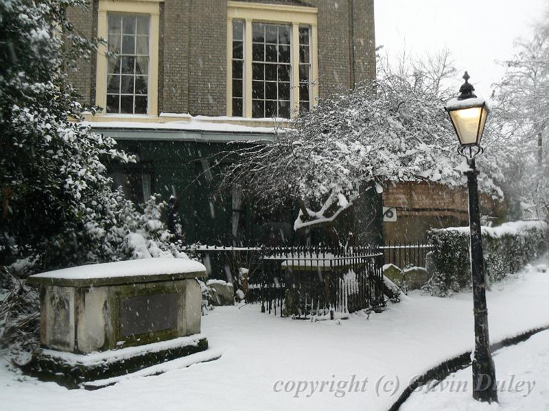 Snow, St Alfege churchyard, Greenwich P1070336.JPG